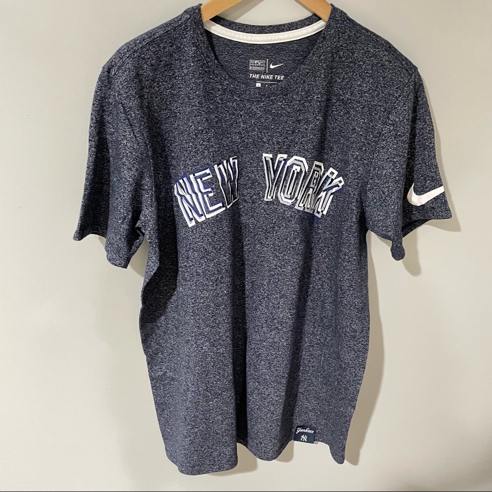 Nike New York Yankees top Mens L